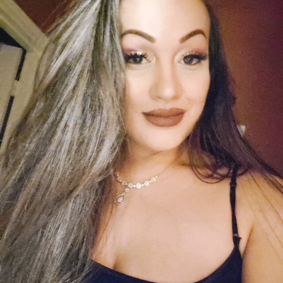 Meet your Posher, Daniela - Picture 1 of 1